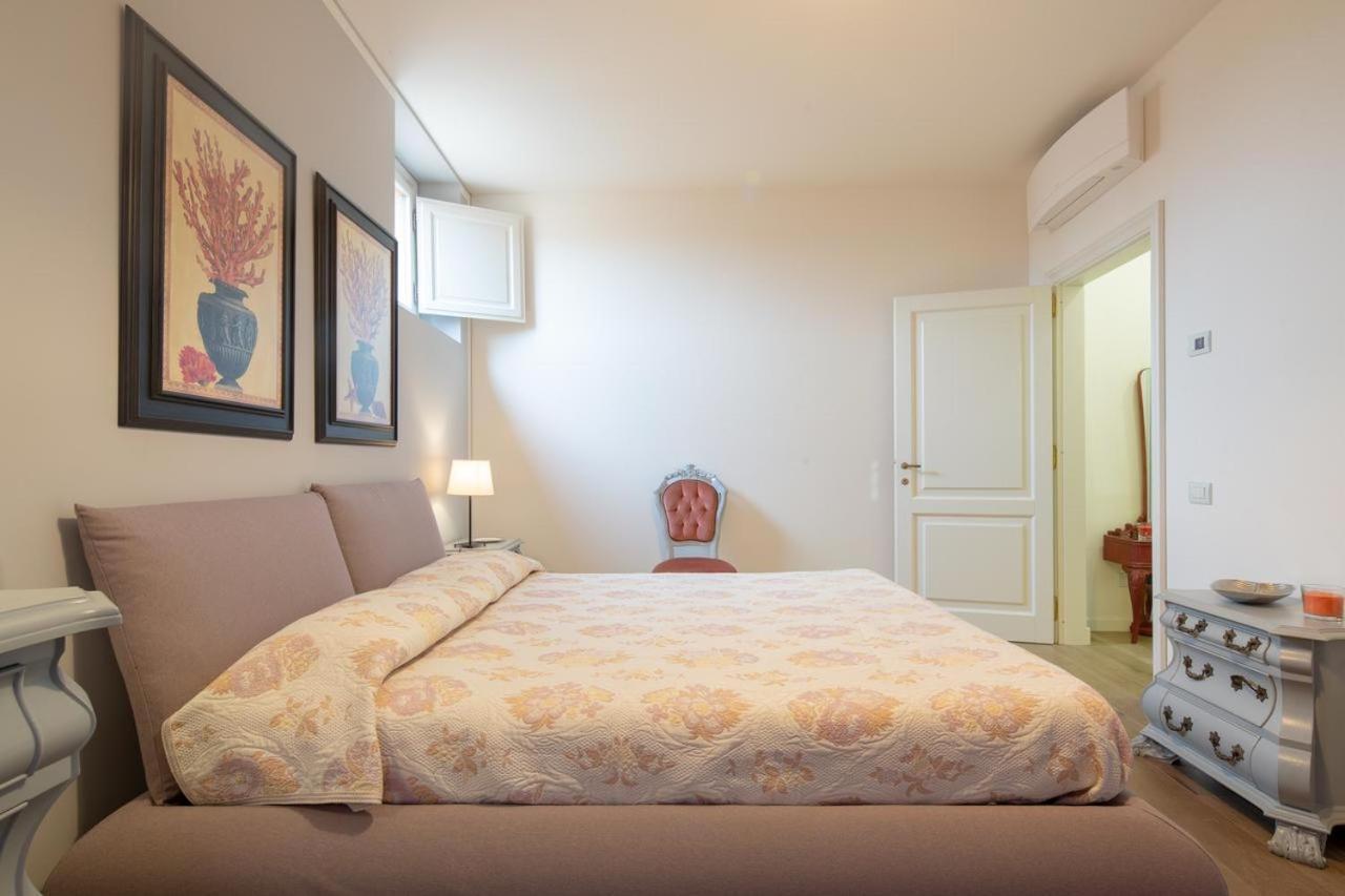 Stunning & Luxurious 1Br Apt 1 Min Walk By Duomo Florencie Exteriér fotografie